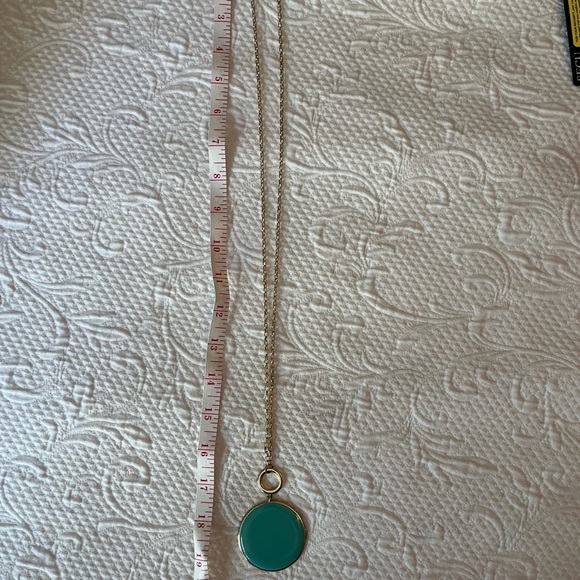 Turquoise pendant on gold chain. - Picture 3 of 3